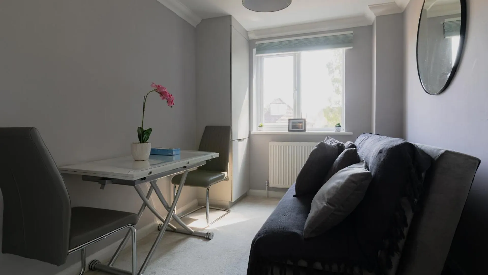 Stylish Two Bedroom Flat Near Town Centre Bournemouth 0*,