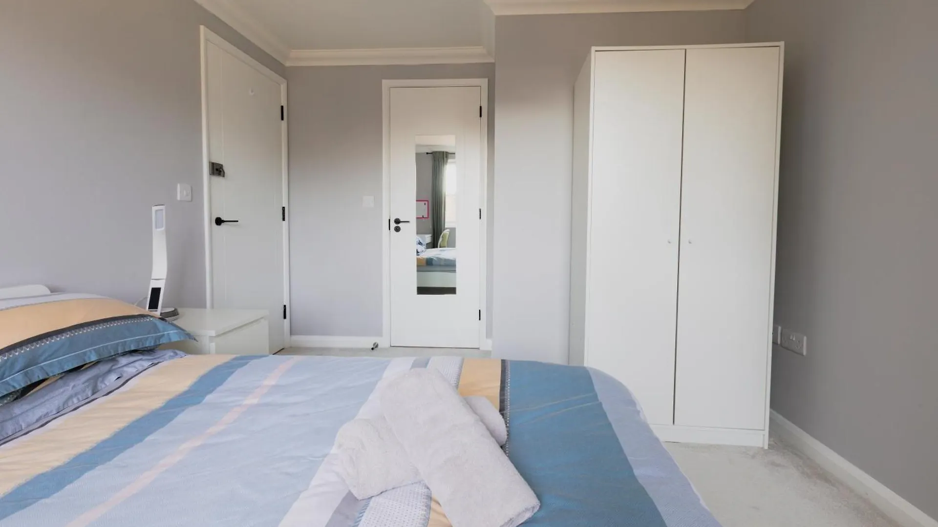 Stylish Two Bedroom Flat Near Town Centre Bournemouth